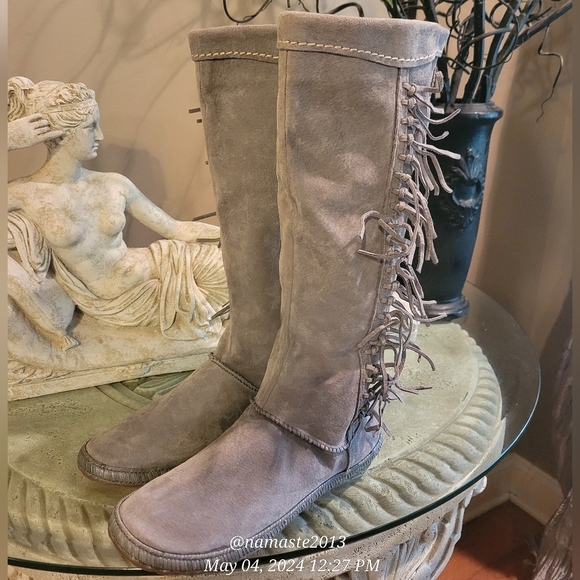 UGG Mammoth Moccasin Womens Gray Water Resistant Suede Tall Fringe Boots #761 - Picture 4 of 15